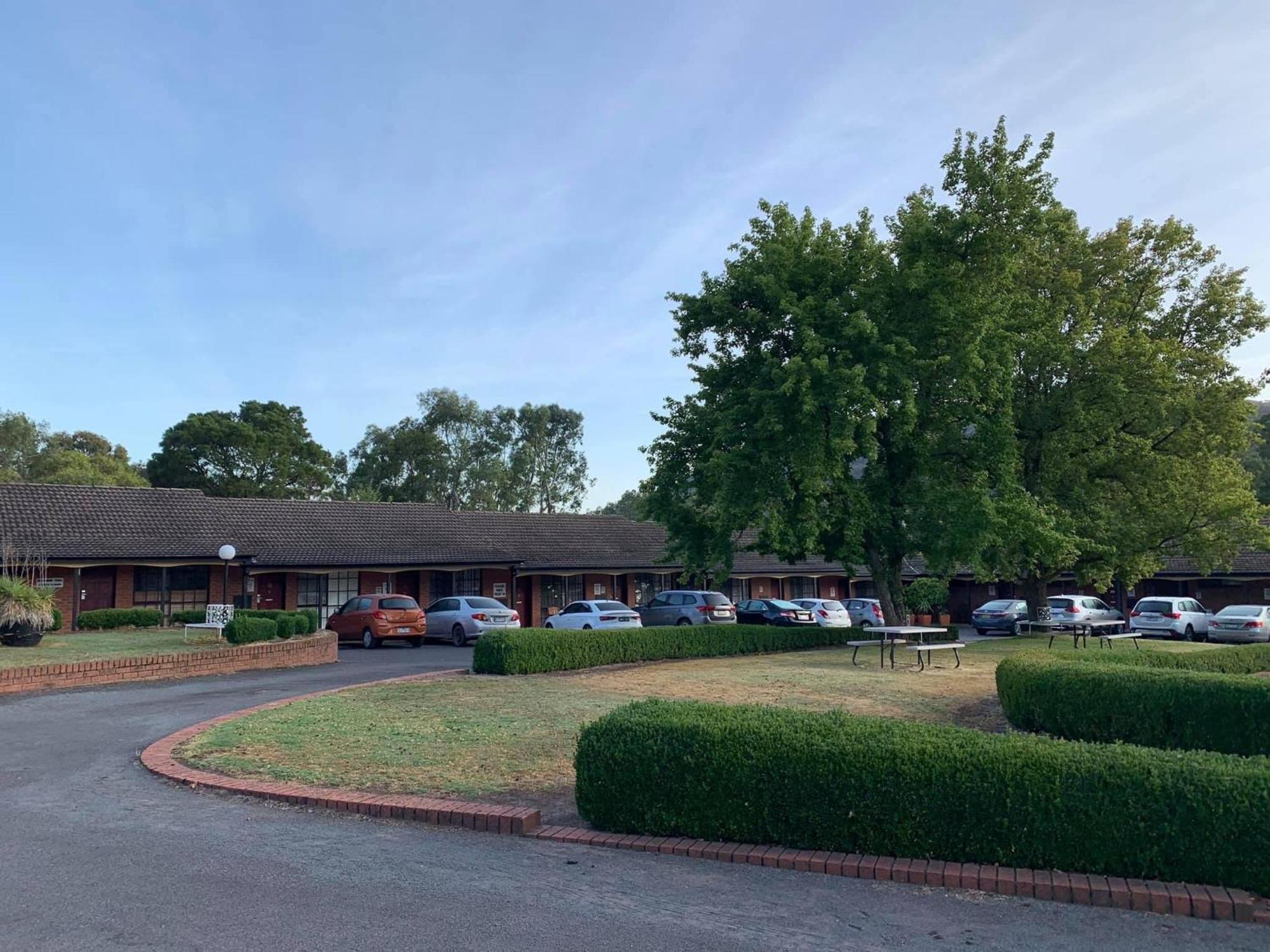 Golden Chain Country Plaza Motel Halls Gap Esterno foto