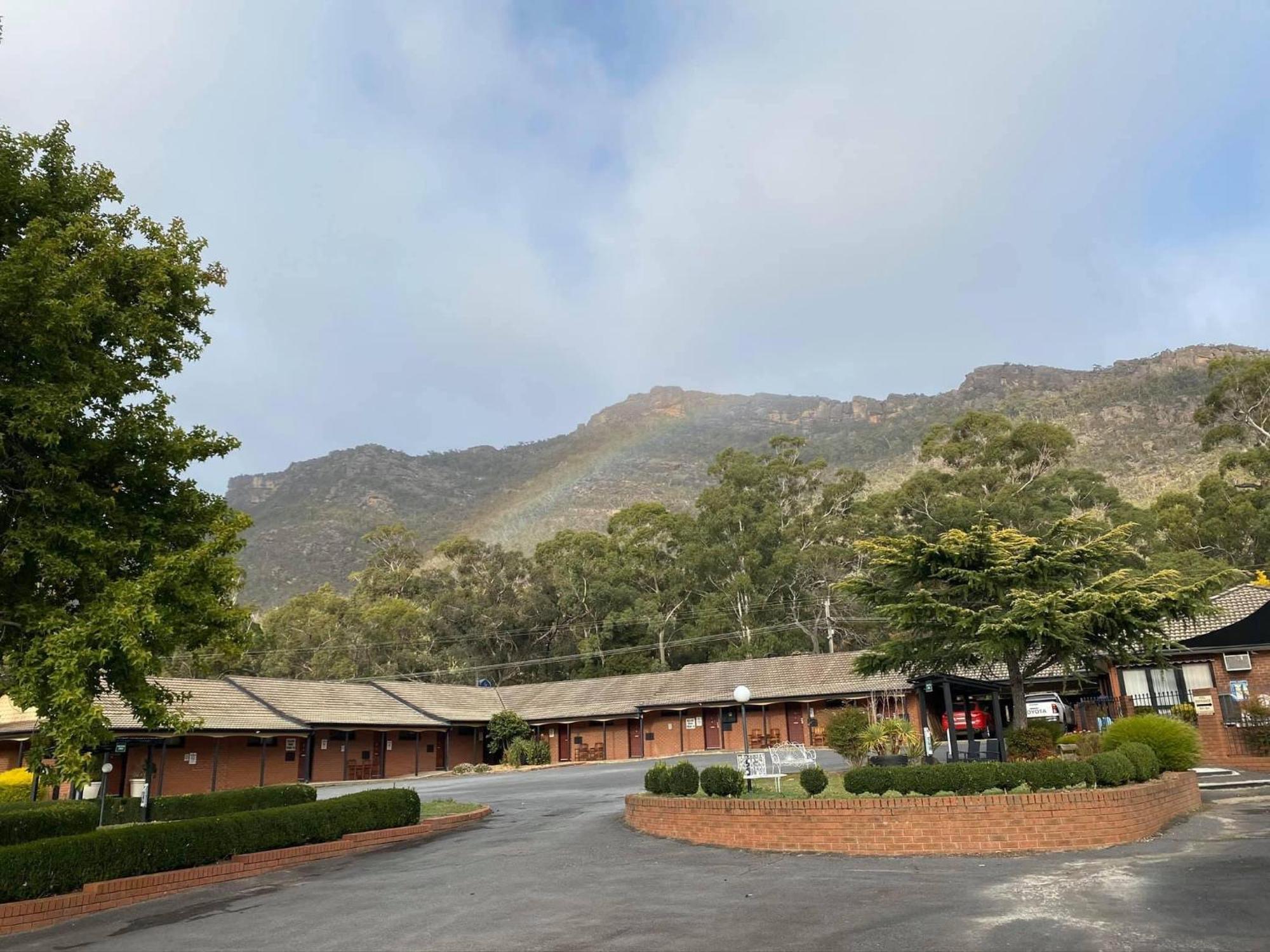 Golden Chain Country Plaza Motel Halls Gap Esterno foto